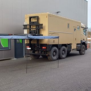 Auslieferung Heckträger XL mit 270°-Markise